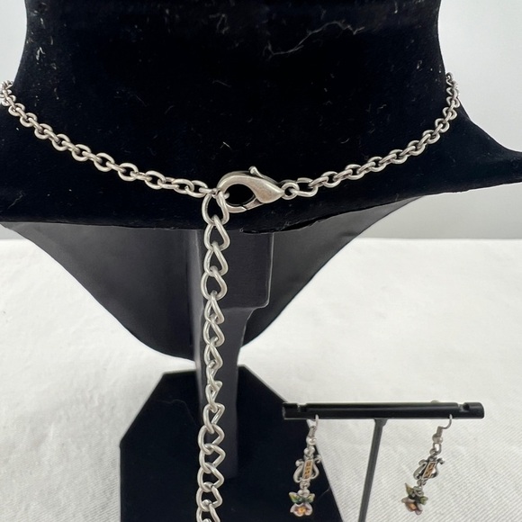 Cherub Pendant necklace and matching earrings Vintage Unsigned - Picture 6 of 10